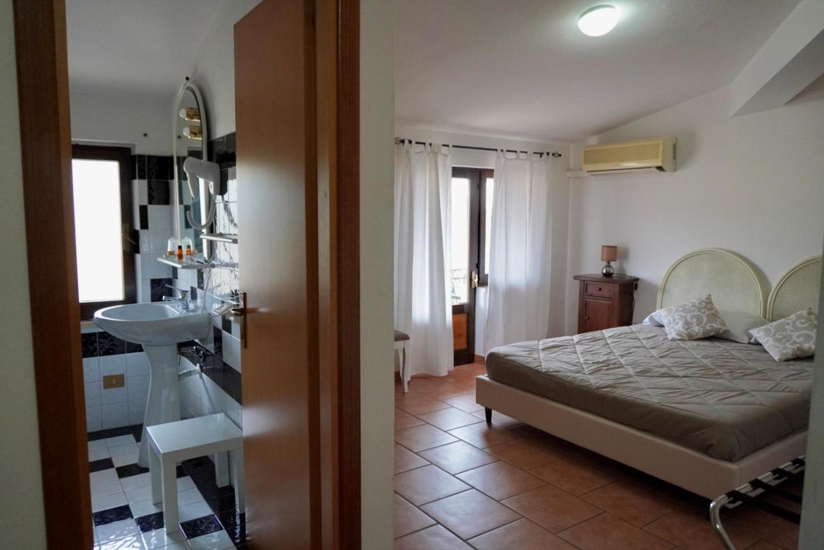 Albergo Ristorante Locanda Rosella Giba Exteriér fotografie